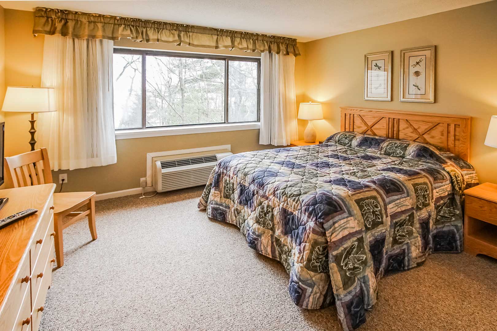 A charming bedroom at VRI's Tanglwood Resort in Pennsylvania.